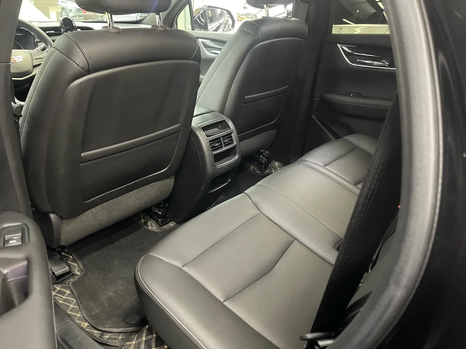 2022 CADILLAC XT5 thumbnail 3