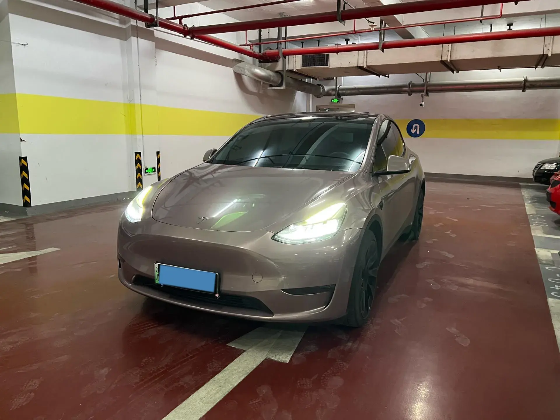 2021 TESLA MODEL view 1