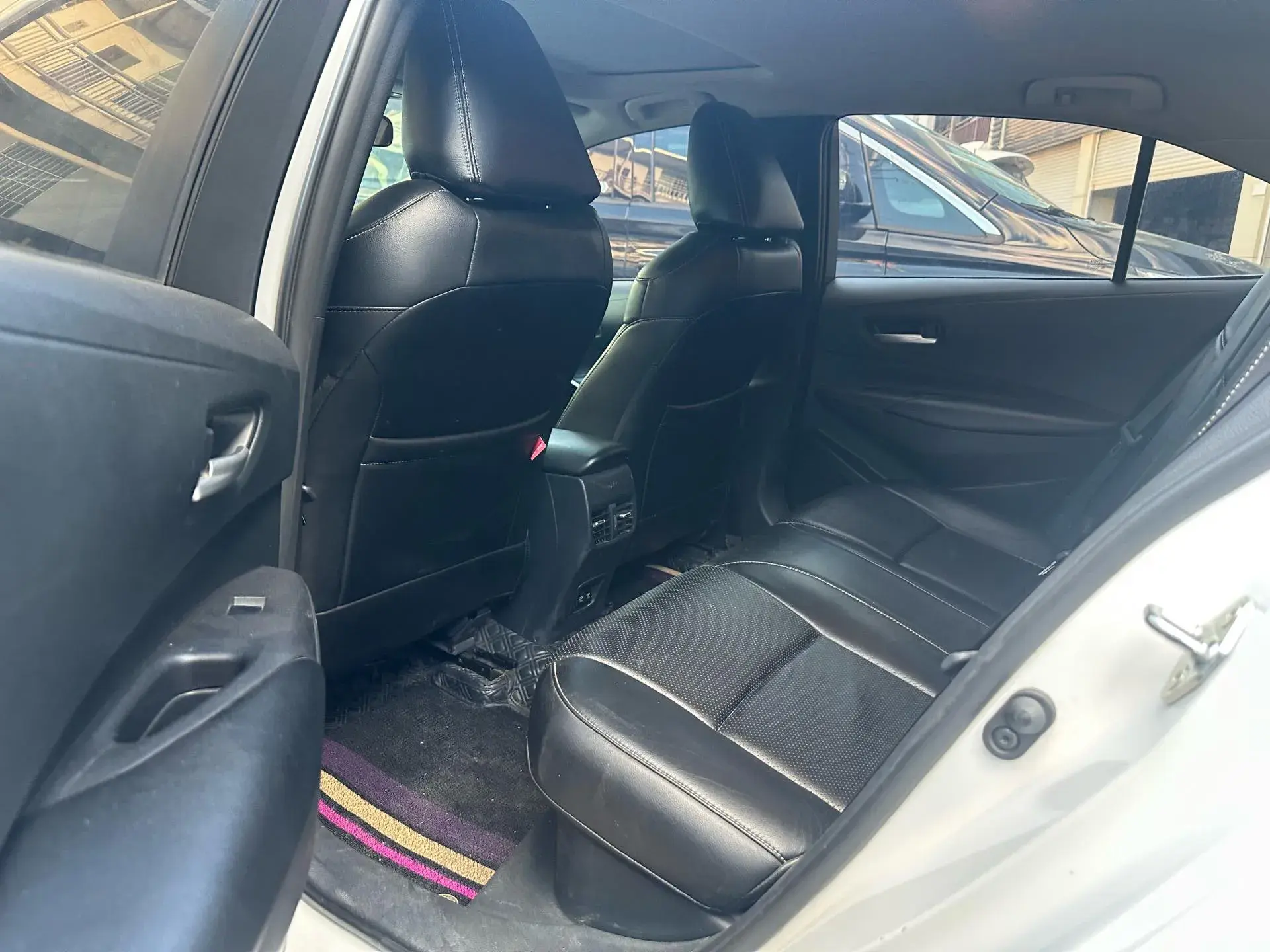 2021 TOYOTA COROLLA thumbnail 4