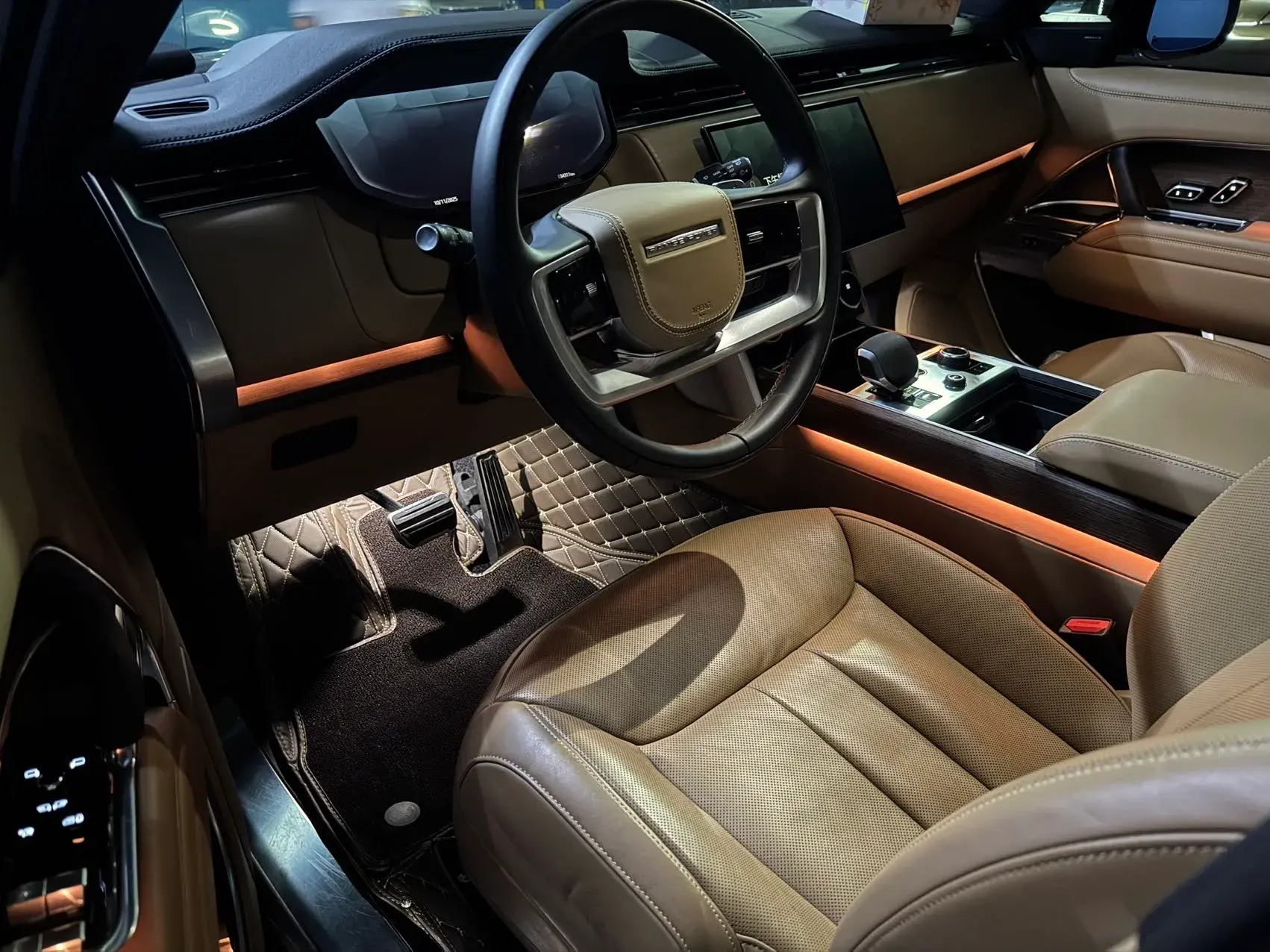 2023 LAND ROVER thumbnail 3