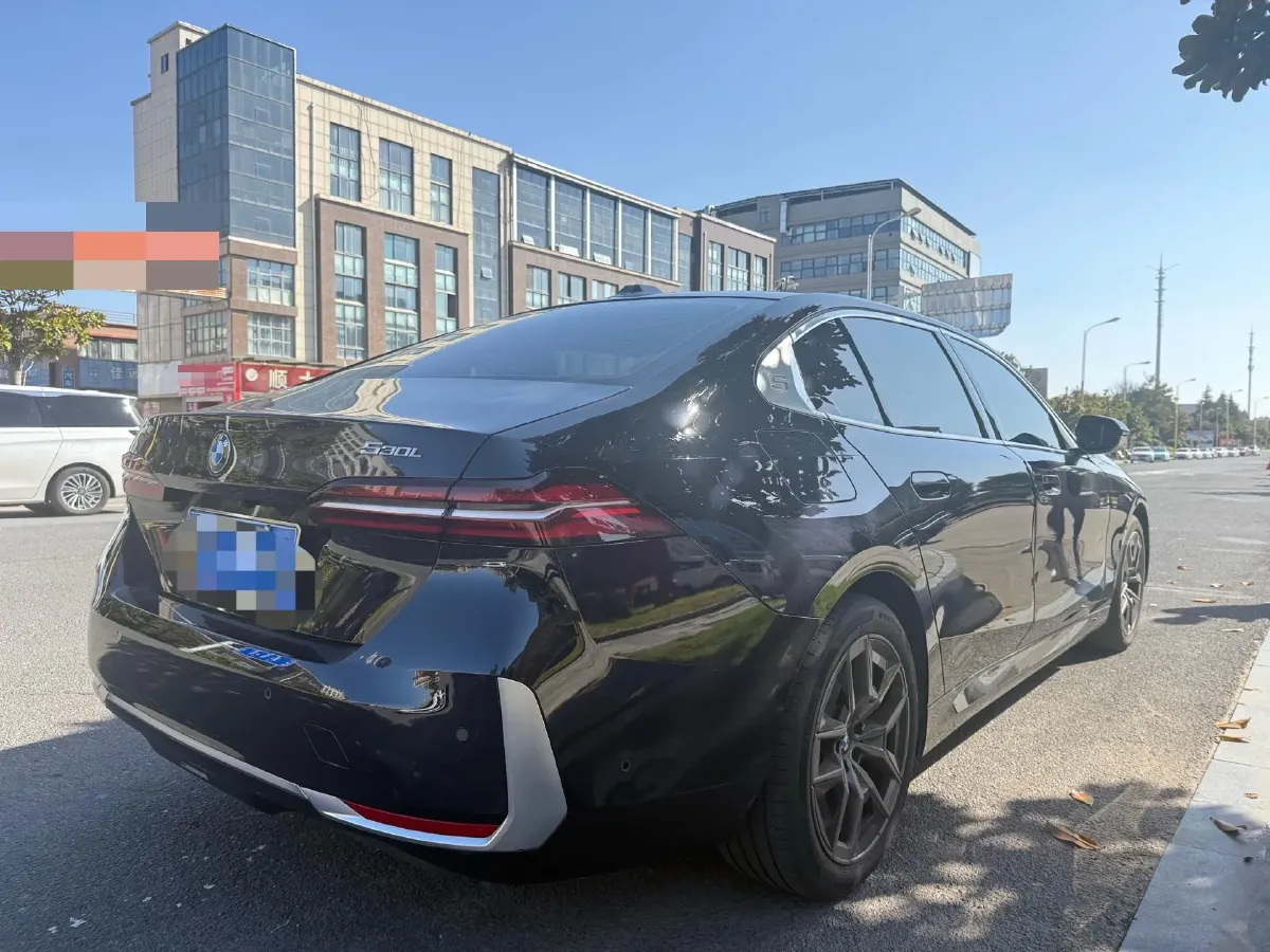 2024 BMW 5 Series 2.0T 258HP L4 8AT,autocango,china used car exporter,china ev exporter,chinese used car exporter,chinese used ev exporter