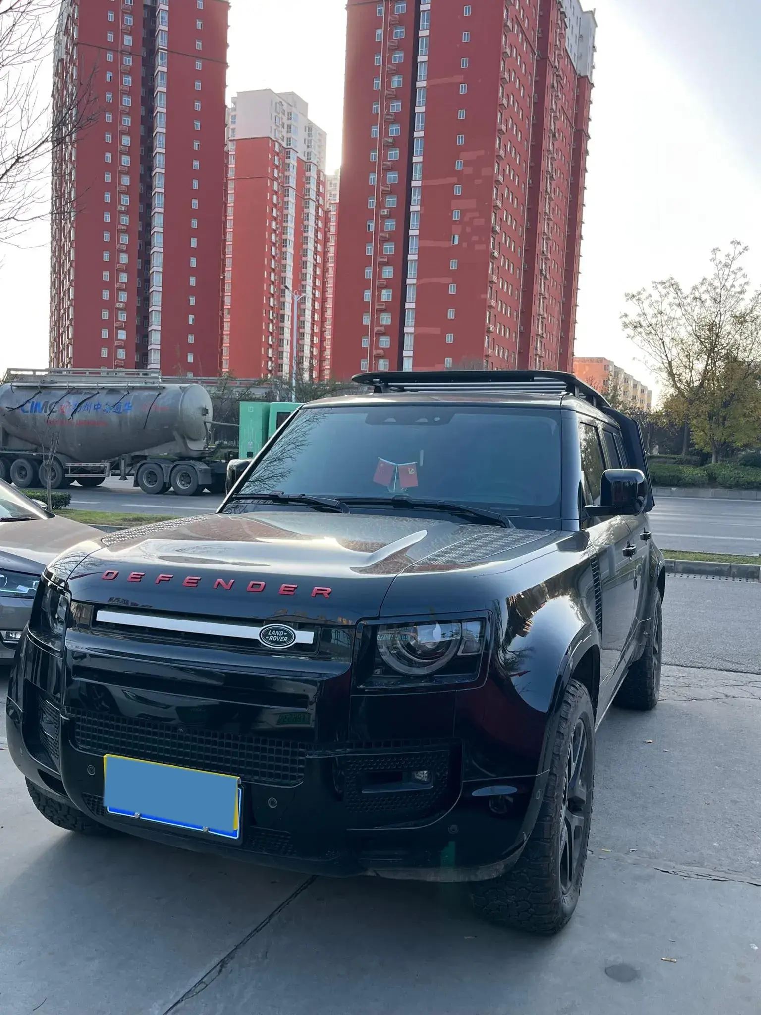 2024 LAND ROVER view 1