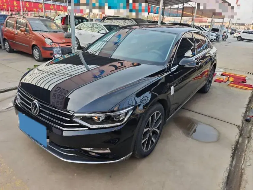 2020 VOLKSWAGEN MAGOTAN view 1