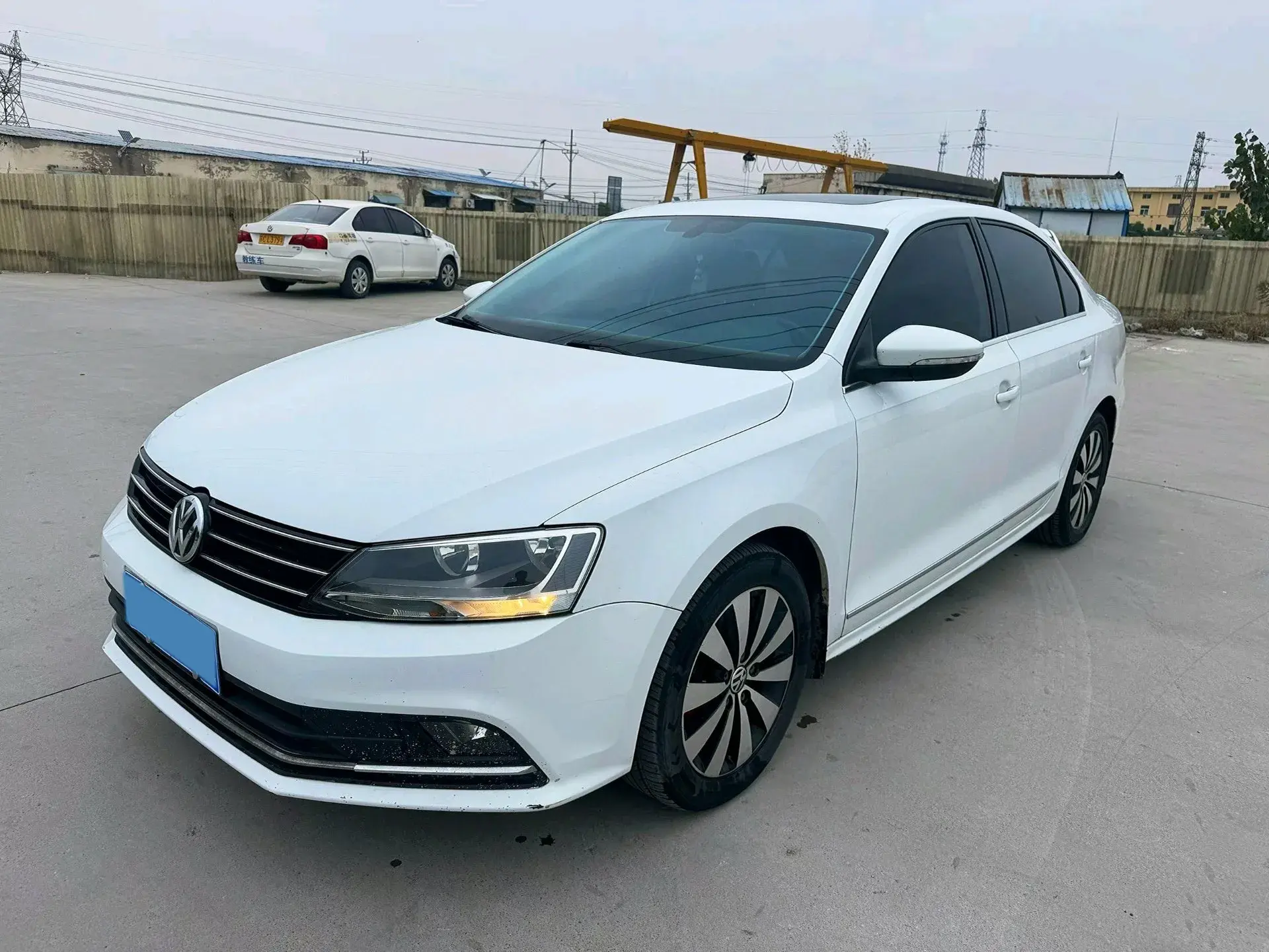 2017 VOLKSWAGEN SAGITAR view 1