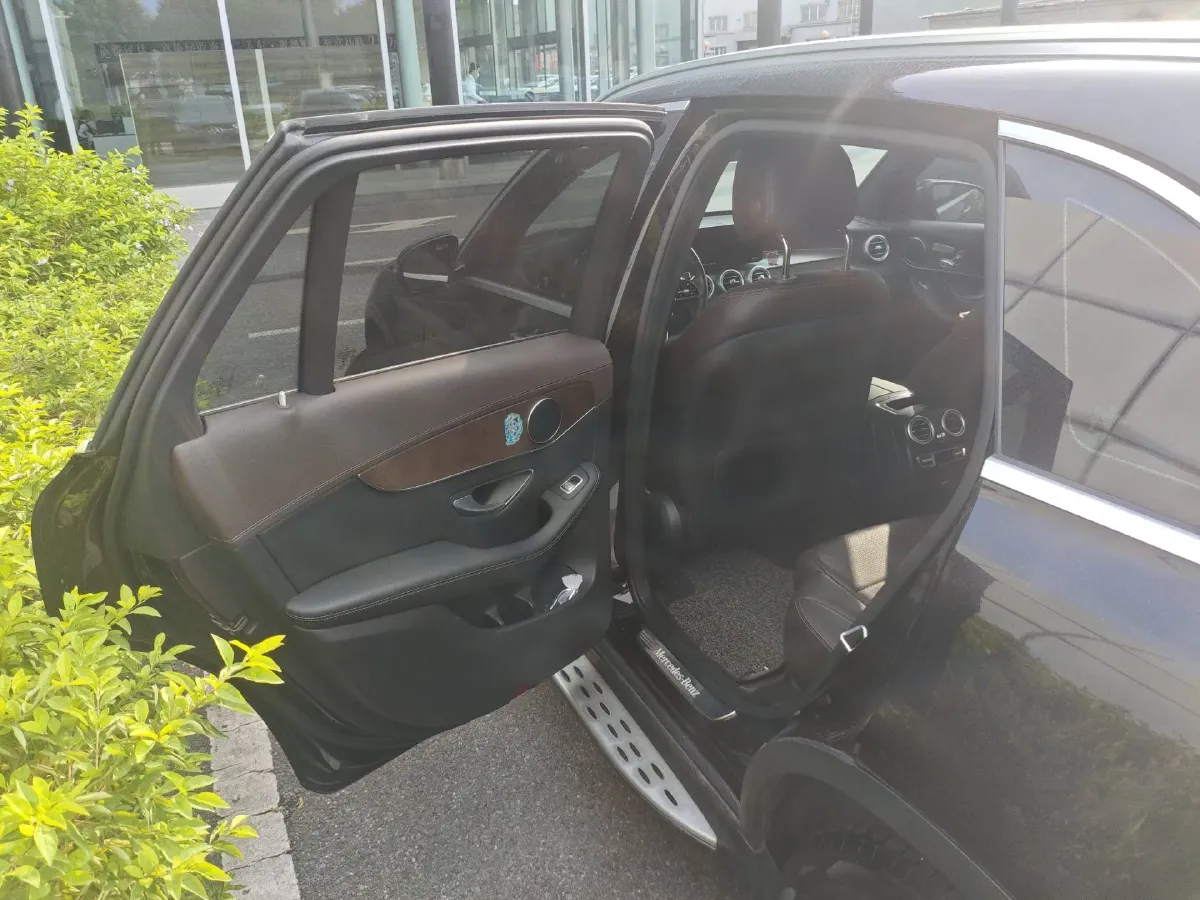 2022 Mercedes-Benz GLC Class 2.0T 258HP L4 9AT,autocango,china used car exporter,china ev exporter,chinese used car exporter,chinese used ev exporter