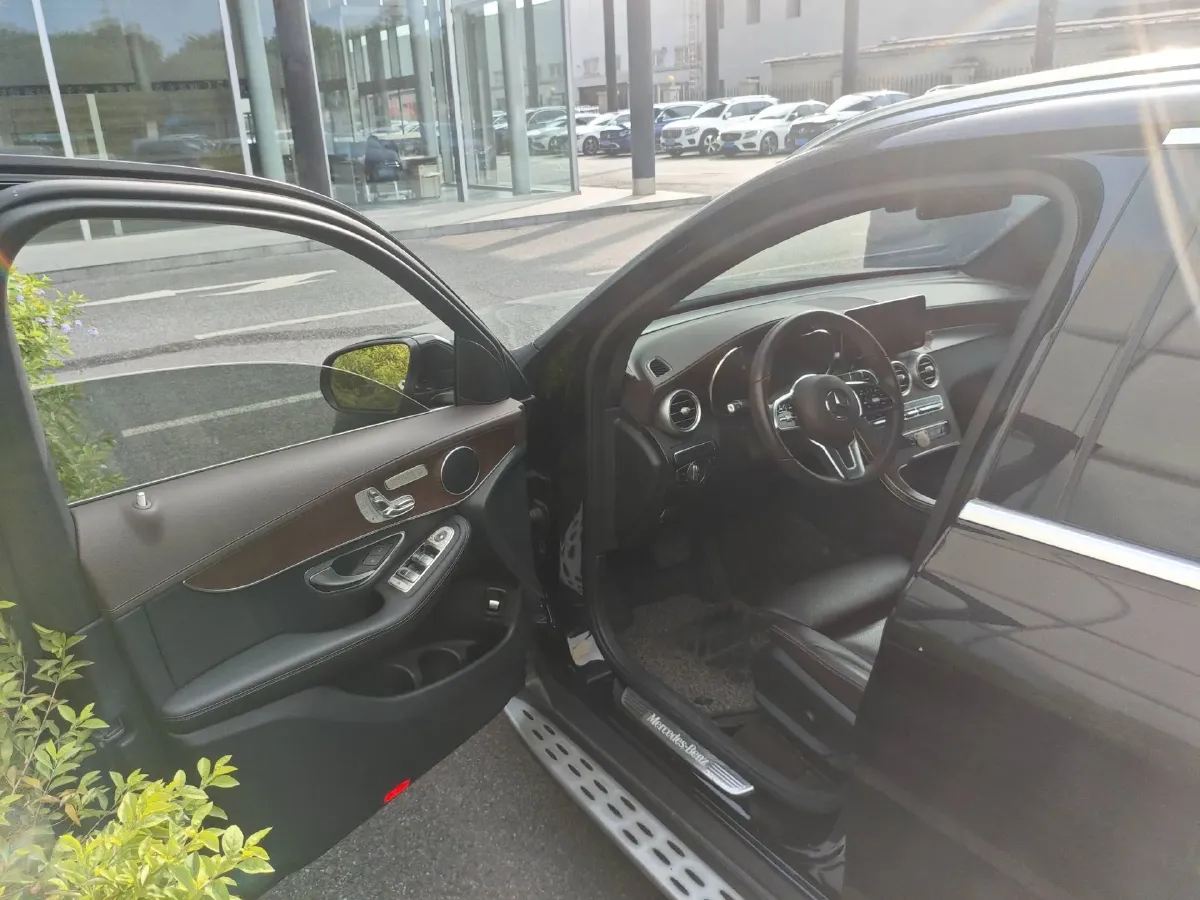 2022 Mercedes-Benz GLC Class 2.0T 258HP L4 9AT,autocango,china used car exporter,china ev exporter,chinese used car exporter,chinese used ev exporter
