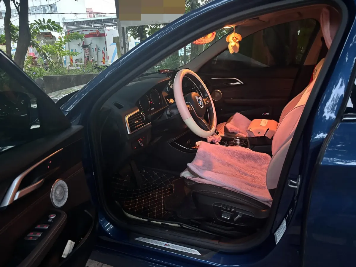 2022 BMW 1 Series 1.5T 140HP L3 7DCT,autocango,china used car exporter,china ev exporter,chinese used car exporter,chinese used ev exporter