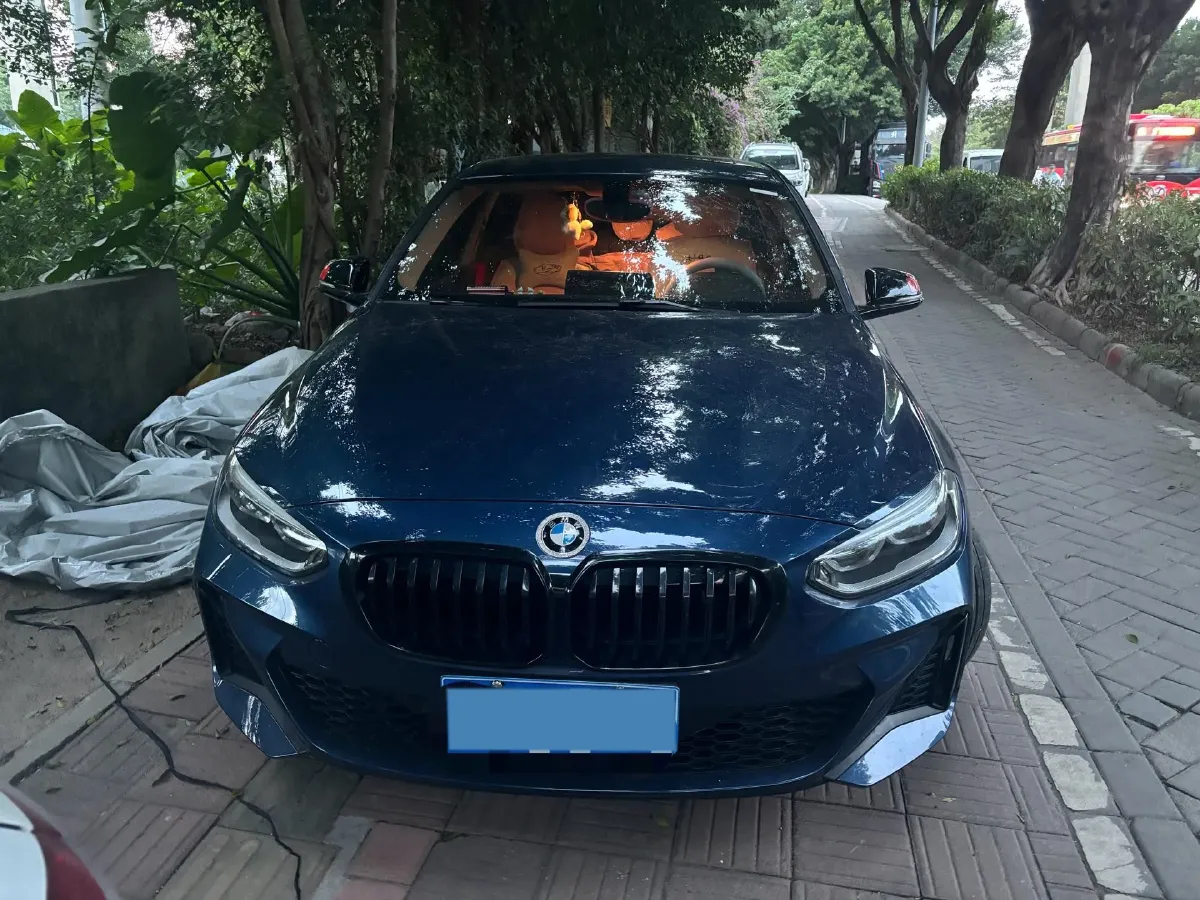 2022 BMW 1 Series 1.5T 140HP L3 7DCT,autocango,china used car exporter,china ev exporter,chinese used car exporter,chinese used ev exporter