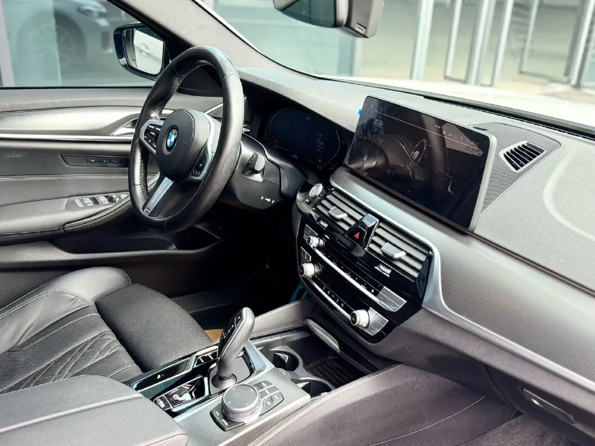 2021 BMW 5 Series 2.0T 184HP L4 8AT,autocango,china used car exporter,china ev exporter,chinese used car exporter,chinese used ev exporter