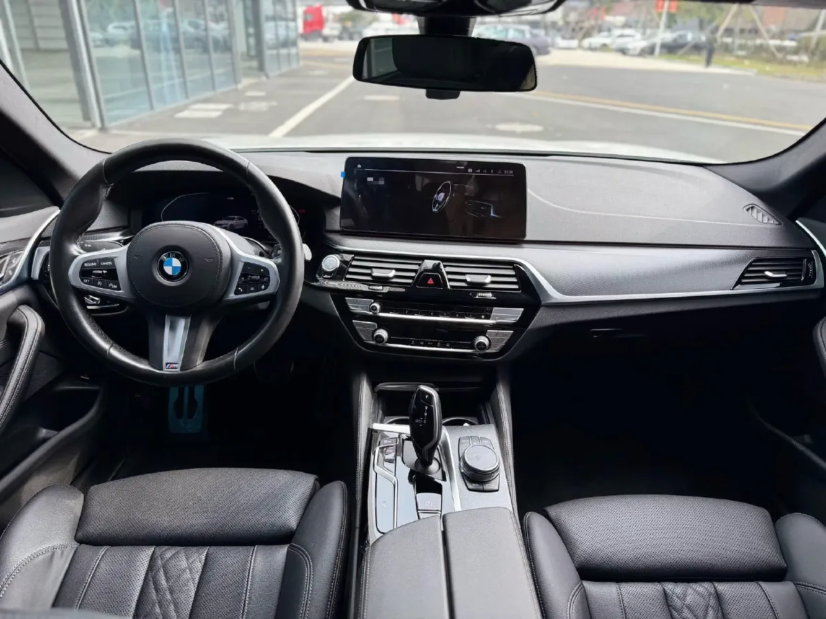2021 BMW 5 Series 2.0T 184HP L4 8AT,autocango,china used car exporter,china ev exporter,chinese used car exporter,chinese used ev exporter