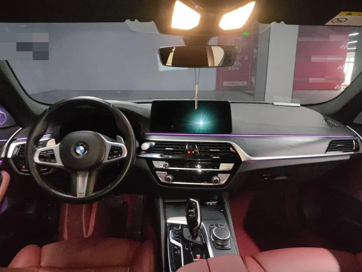 2021 BMW 5 thumbnail 3