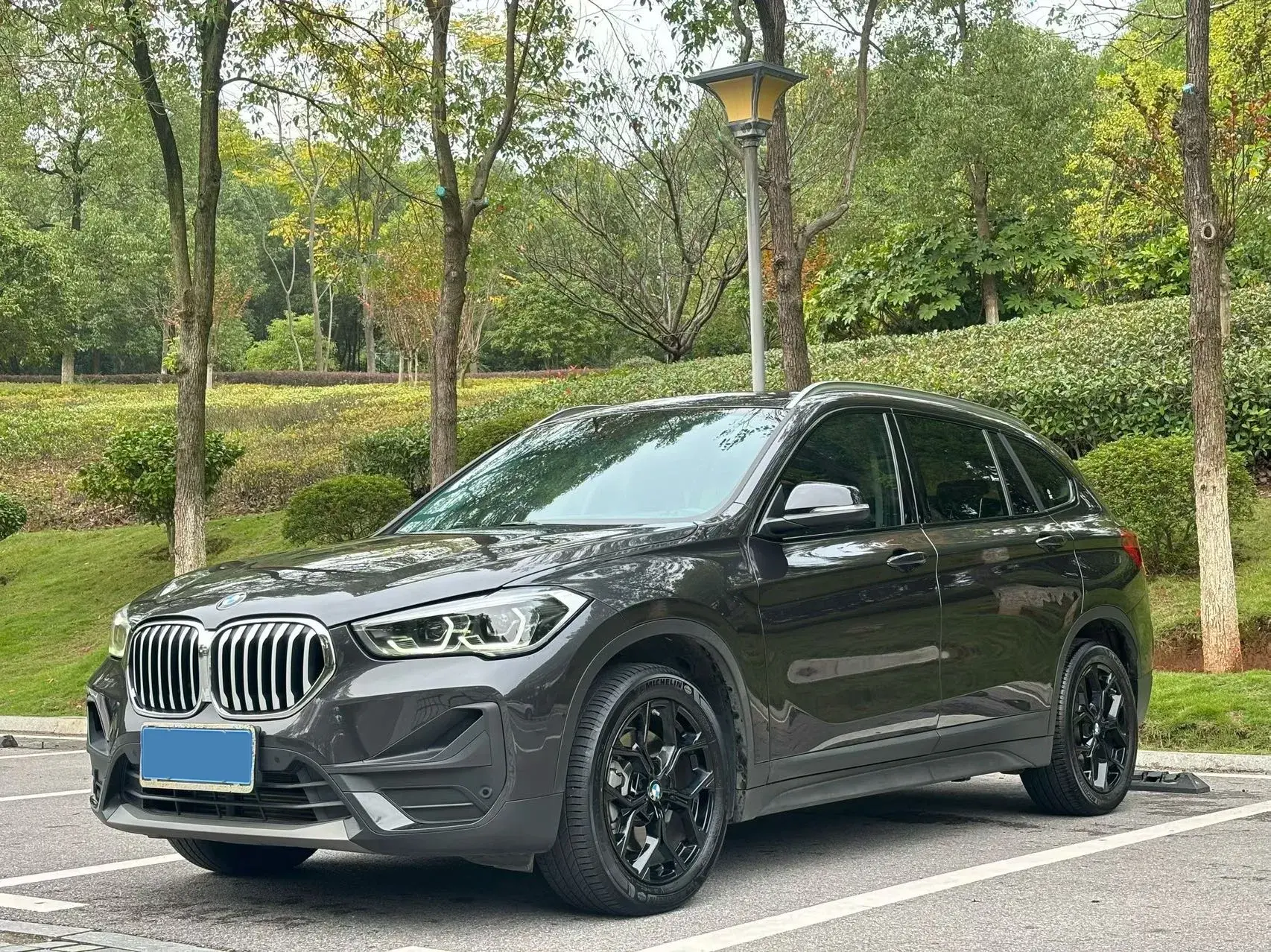 2021 BMW X1 view 1