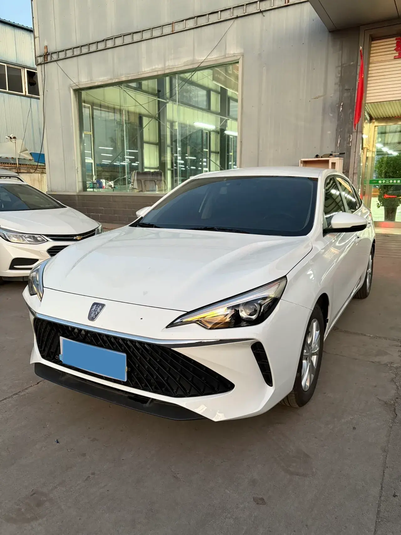 2023 ROEWE I5 view 1