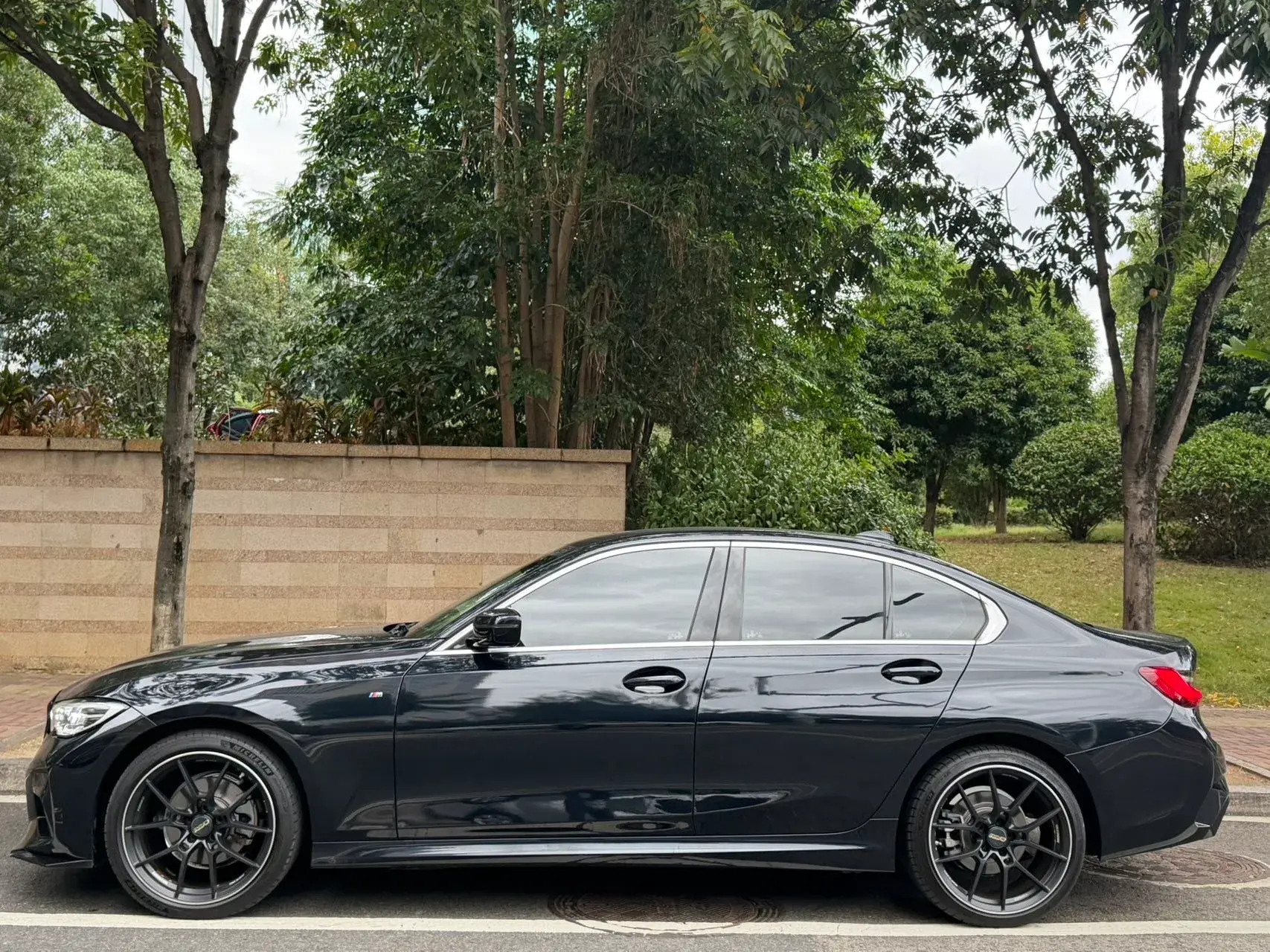 2022 BMW 3 thumbnail 3