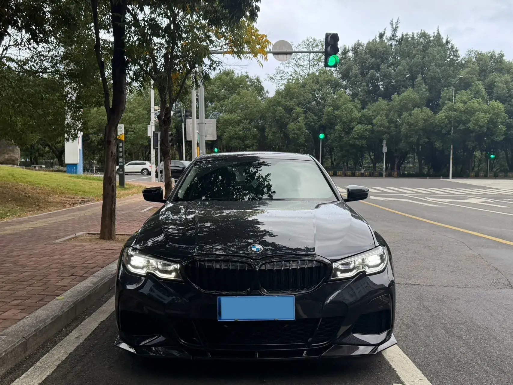 2022 BMW 3 thumbnail 2