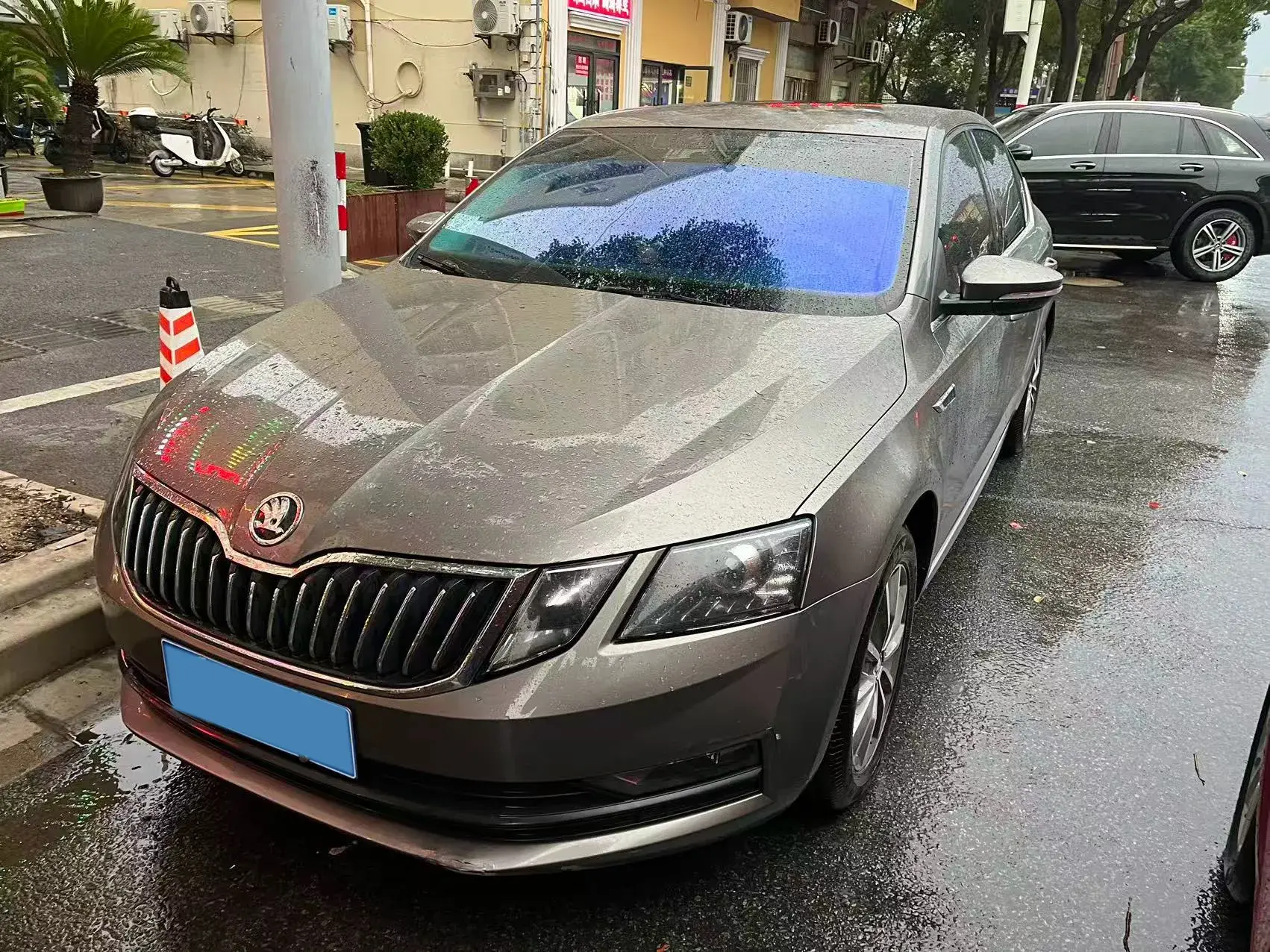 2019 SKODA OCTAVIA view 1