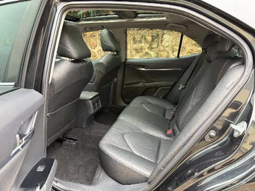 2021 Toyota Camry 2.5L 209HP L4 8AT,autocango,china used car exporter,china ev exporter,chinese used car exporter,chinese used ev exporter