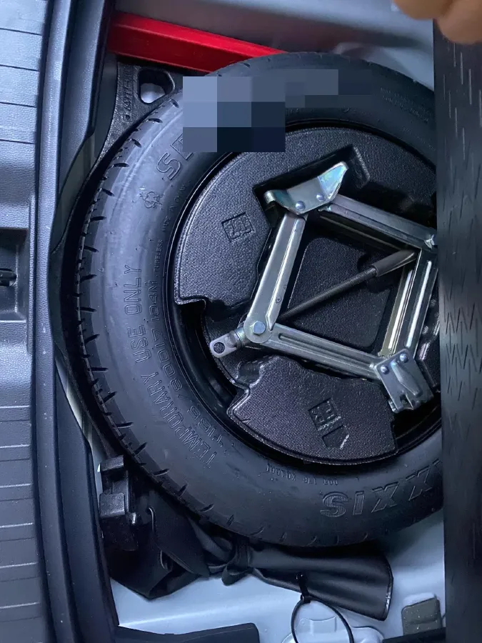 2023 Toyota RAV4 Hybird E+ 2.5L 180HP L4 E-CVT PHEV 15.984KWH,autocango,china used car exporter,china ev exporter,chinese used car exporter,chinese used ev exporter