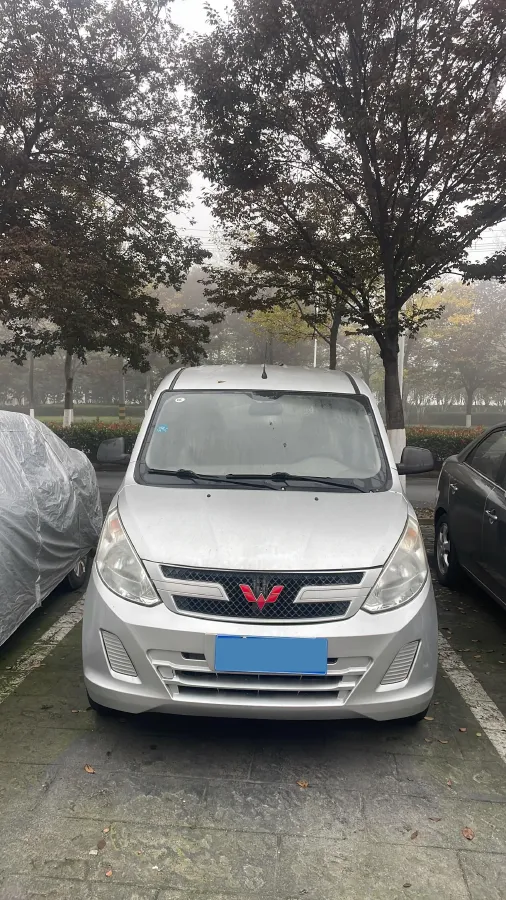 2019 WuLing RongGuang V 1.5L 99HP L4 6MT,autocango,china used car exporter,china ev exporter,chinese used car exporter,chinese used ev exporter