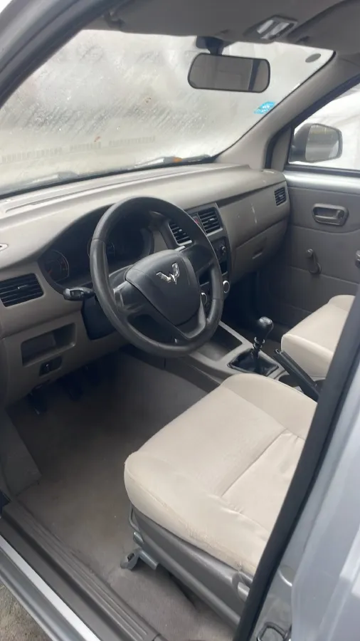 2019 WuLing RongGuang V 1.5L 99HP L4 6MT,autocango,china used car exporter,china ev exporter,chinese used car exporter,chinese used ev exporter