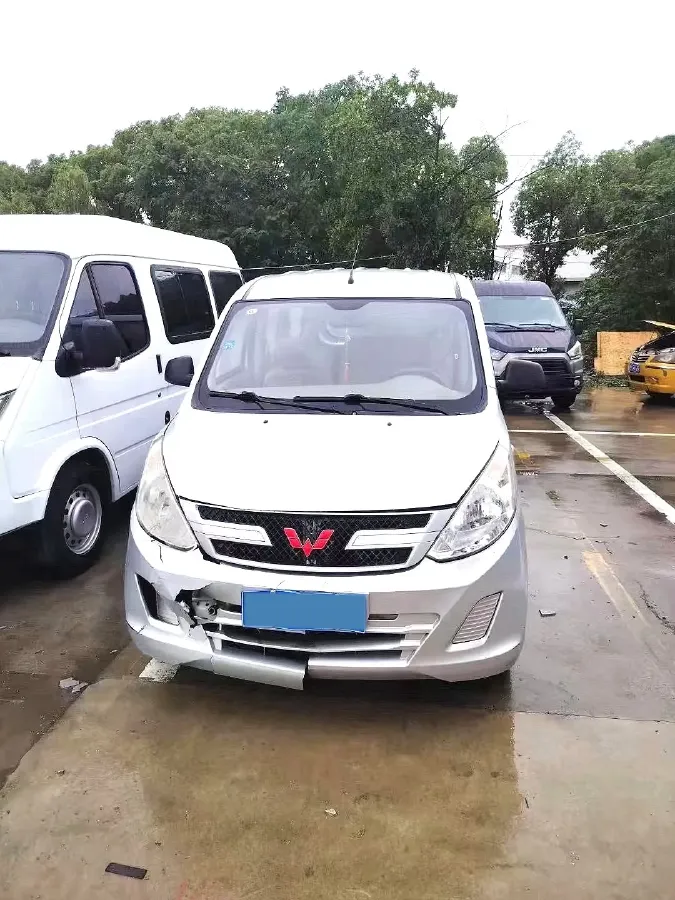 2019 WuLing RongGuang V 1.5L 99HP L4 6MT,autocango,china used car exporter,china ev exporter,chinese used car exporter,chinese used ev exporter