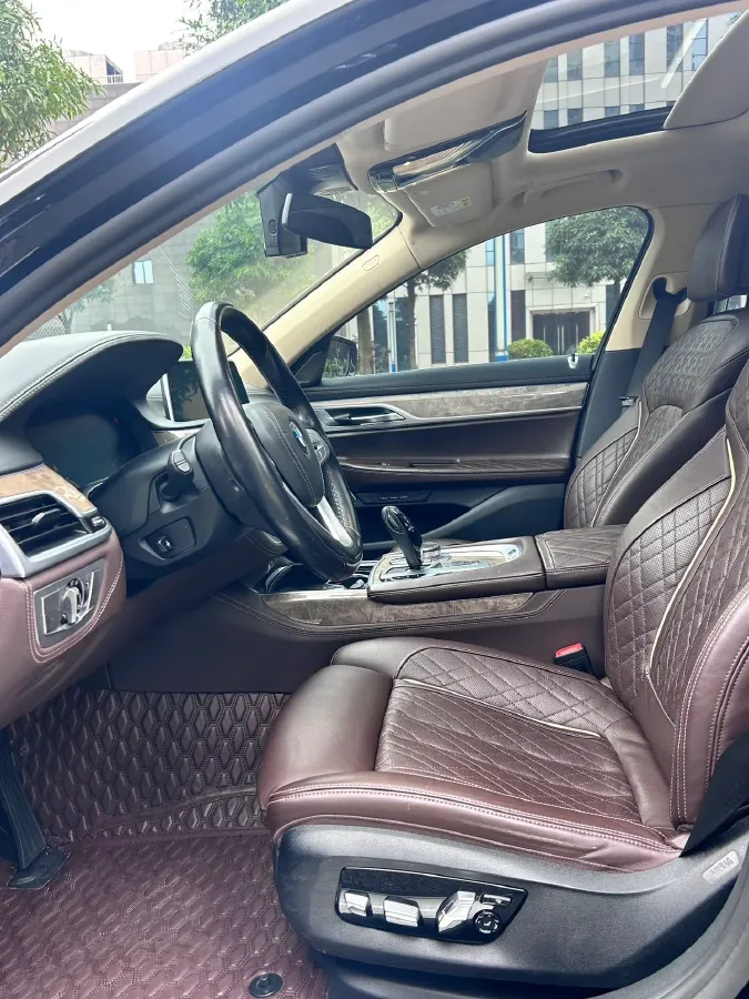 2021 BMW 7 Series 3.0T 340HP L6 8AT,autocango,china used car exporter,china ev exporter,chinese used car exporter,chinese used ev exporter