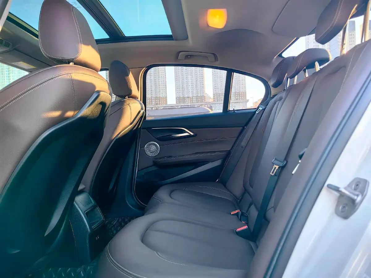 2022 BMW 1 Series 1.5T 140HP L3 7DCT,autocango,china used car exporter,china ev exporter,chinese used car exporter,chinese used ev exporter