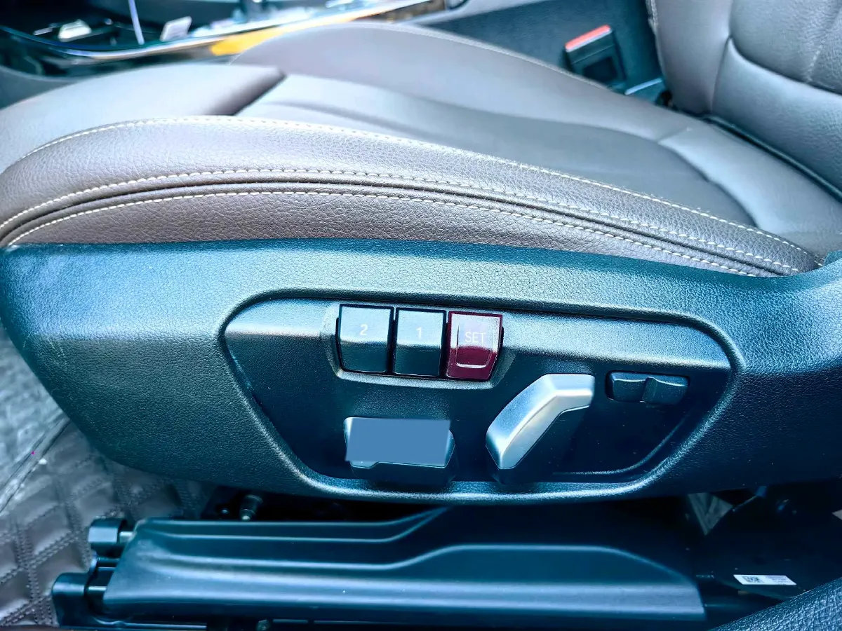 2022 BMW 1 Series 1.5T 140HP L3 7DCT,autocango,china used car exporter,china ev exporter,chinese used car exporter,chinese used ev exporter