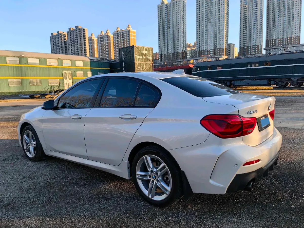 2022 BMW 1 Series 1.5T 140HP L3 7DCT,autocango,china used car exporter,china ev exporter,chinese used car exporter,chinese used ev exporter