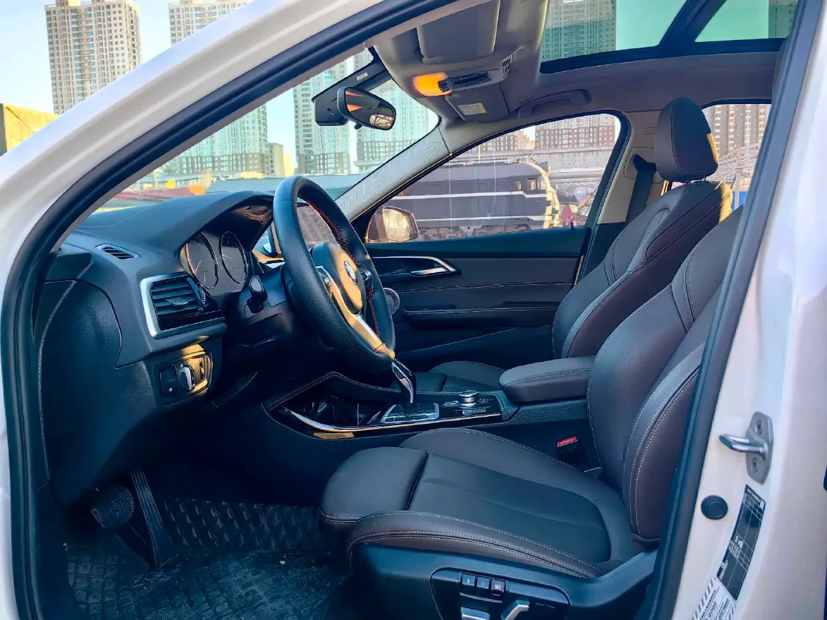 2022 BMW 1 Series 1.5T 140HP L3 7DCT,autocango,china used car exporter,china ev exporter,chinese used car exporter,chinese used ev exporter