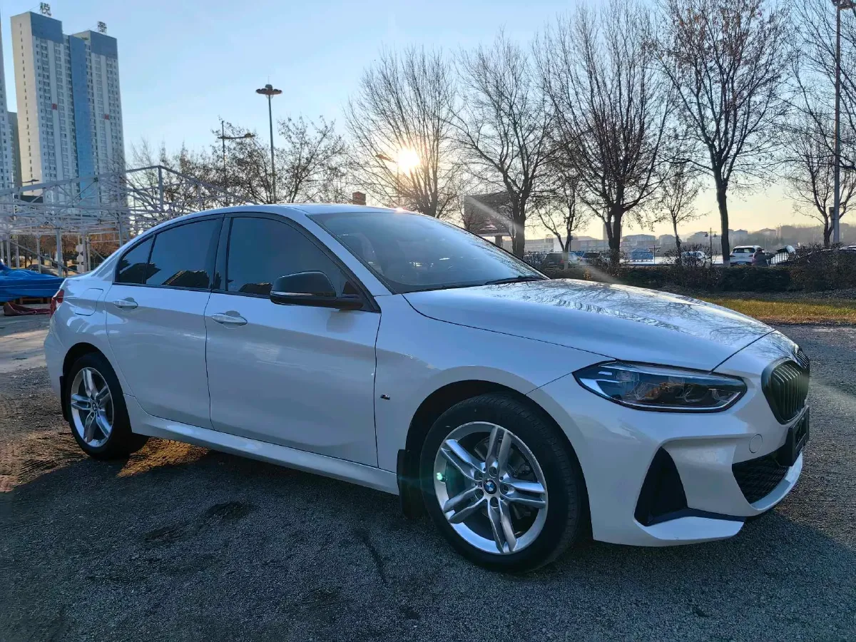 2022 BMW 1 Series 1.5T 140HP L3 7DCT,autocango,china used car exporter,china ev exporter,chinese used car exporter,chinese used ev exporter