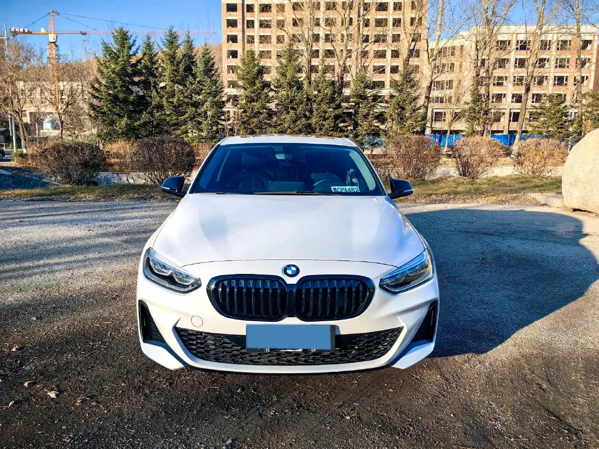 2022 BMW 1 Series 1.5T 140HP L3 7DCT,autocango,china used car exporter,china ev exporter,chinese used car exporter,chinese used ev exporter