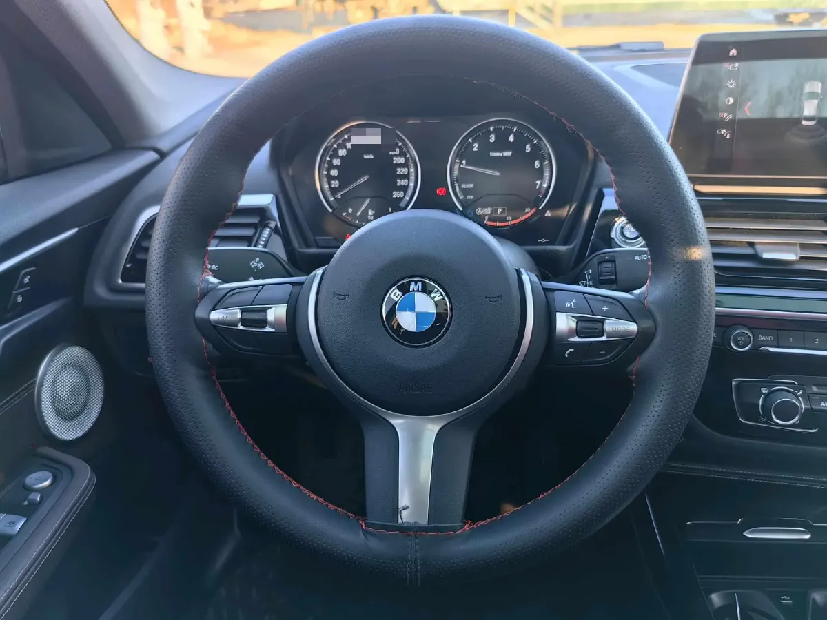 2022 BMW 1 Series 1.5T 140HP L3 7DCT,autocango,china used car exporter,china ev exporter,chinese used car exporter,chinese used ev exporter