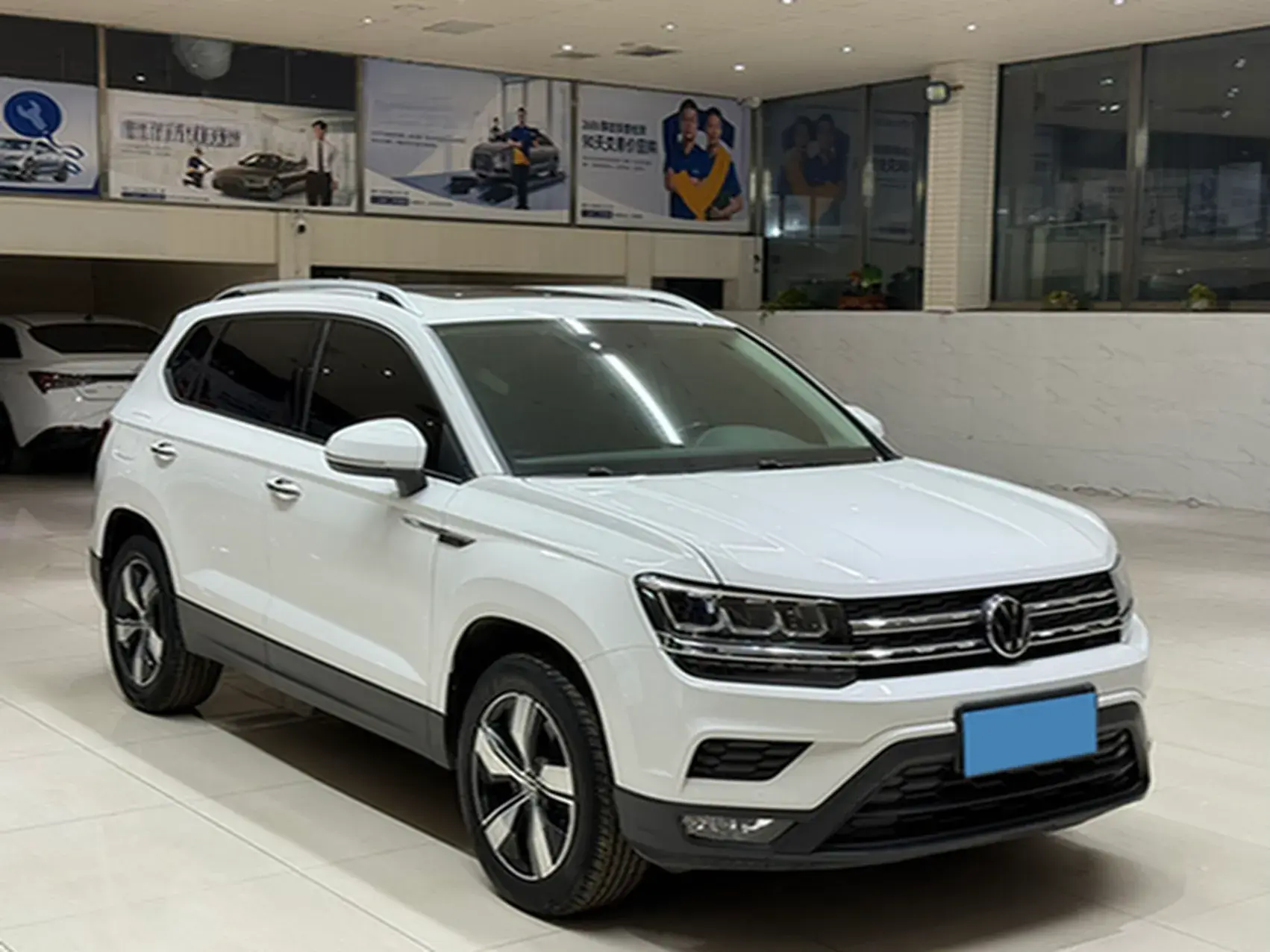 2022 VOLKSWAGEN THARU thumbnail 3