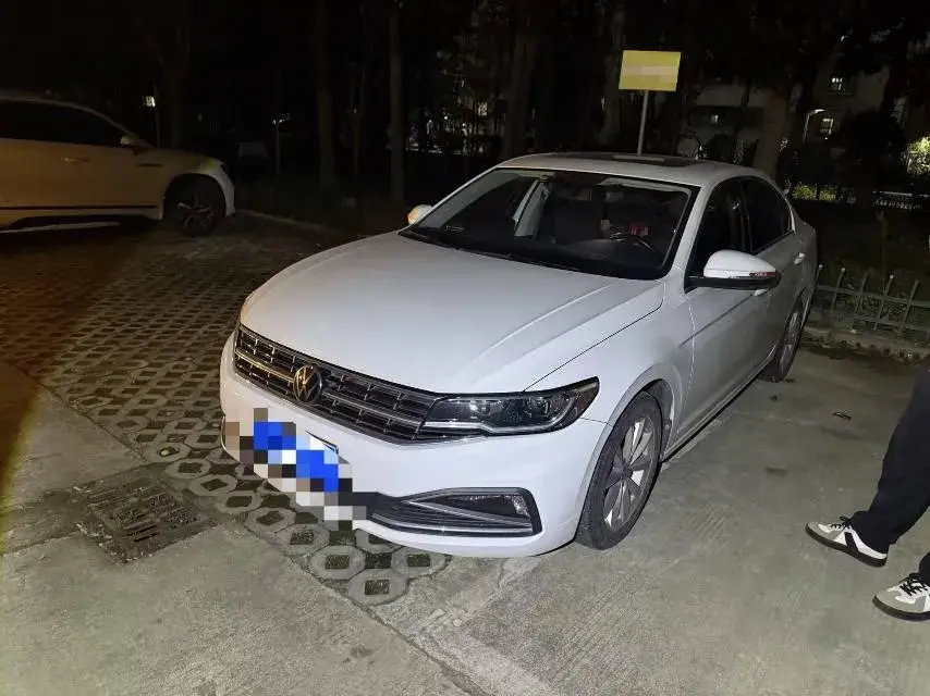 2021 VOLKSWAGEN BORA view 1