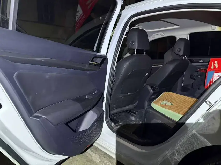 2021 VOLKSWAGEN BORA thumbnail 4