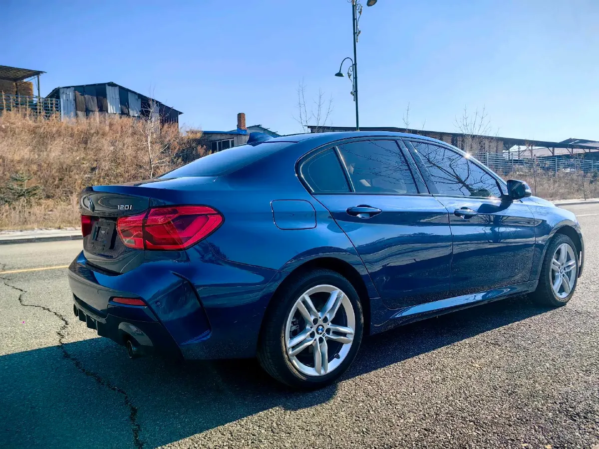 2022 BMW 1 Series 1.5T 140HP L3 7DCT,autocango,china used car exporter,china ev exporter,chinese used car exporter,chinese used ev exporter