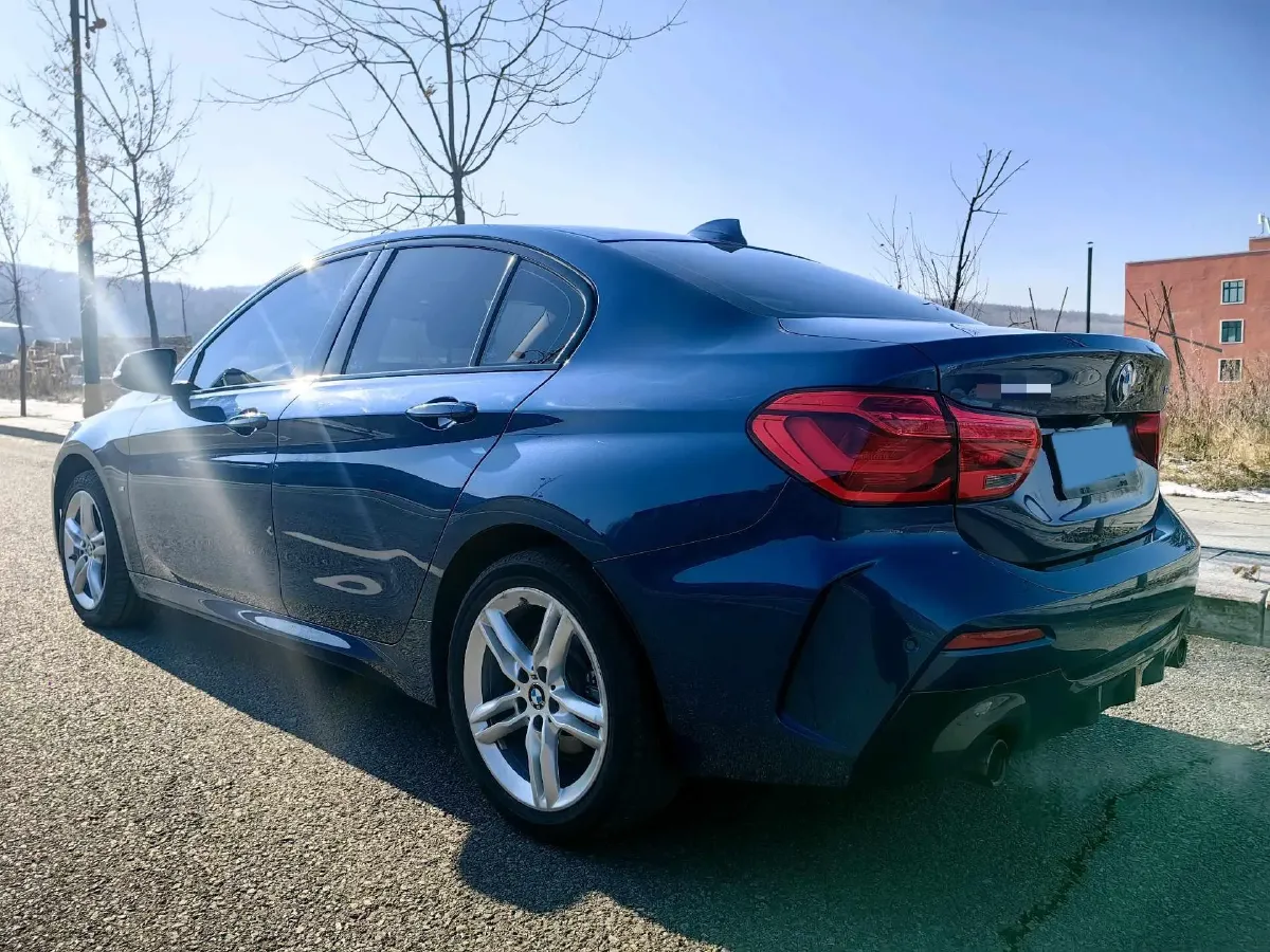 2022 BMW 1 Series 1.5T 140HP L3 7DCT,autocango,china used car exporter,china ev exporter,chinese used car exporter,chinese used ev exporter