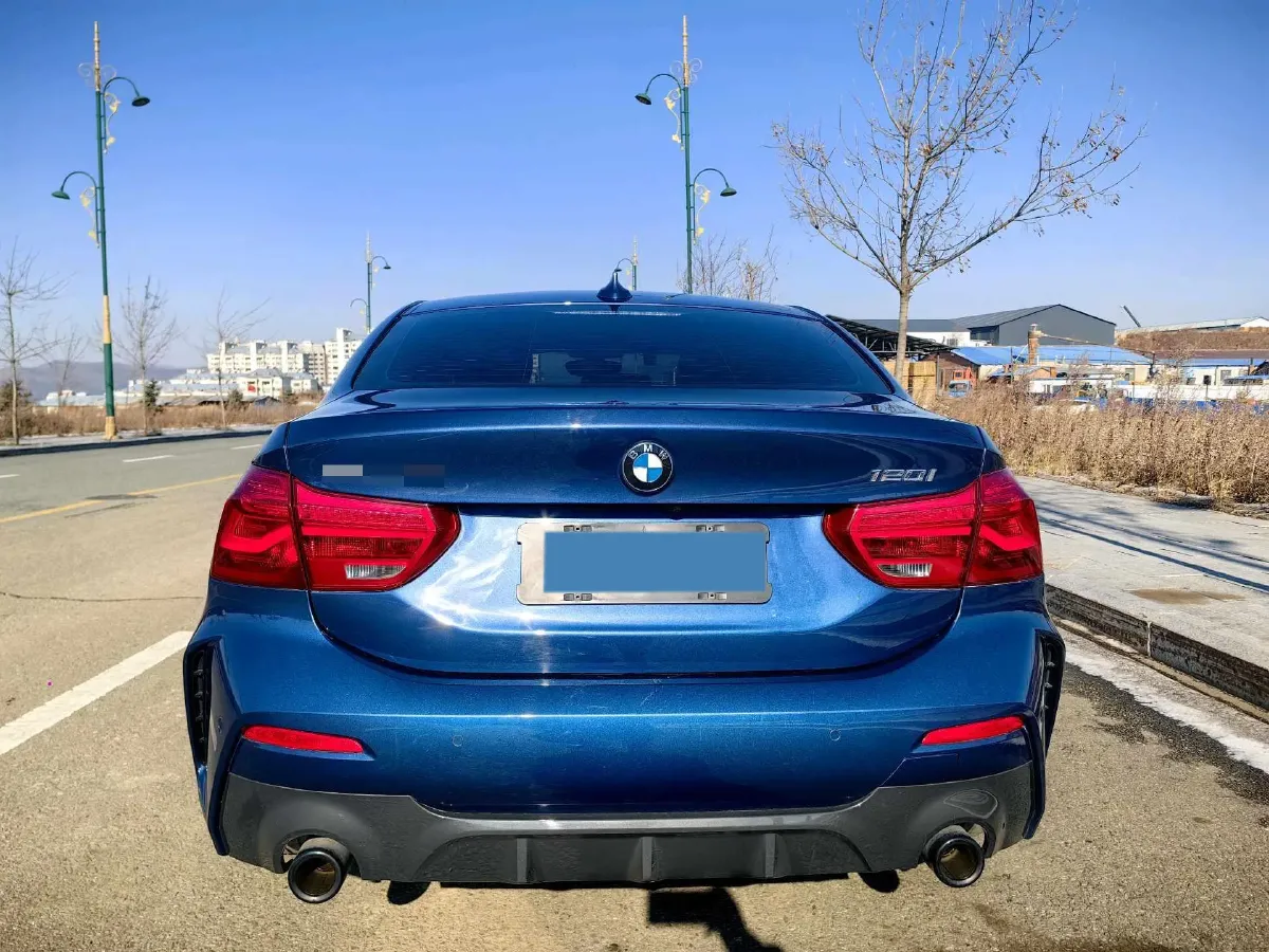 2022 BMW 1 Series 1.5T 140HP L3 7DCT,autocango,china used car exporter,china ev exporter,chinese used car exporter,chinese used ev exporter