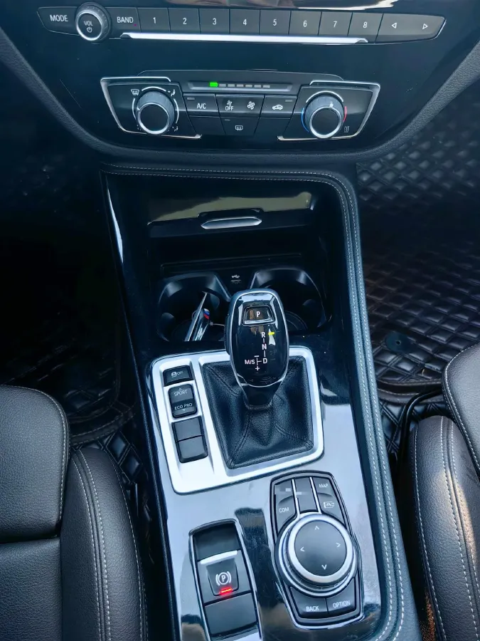 2022 BMW 1 Series 1.5T 140HP L3 7DCT,autocango,china used car exporter,china ev exporter,chinese used car exporter,chinese used ev exporter