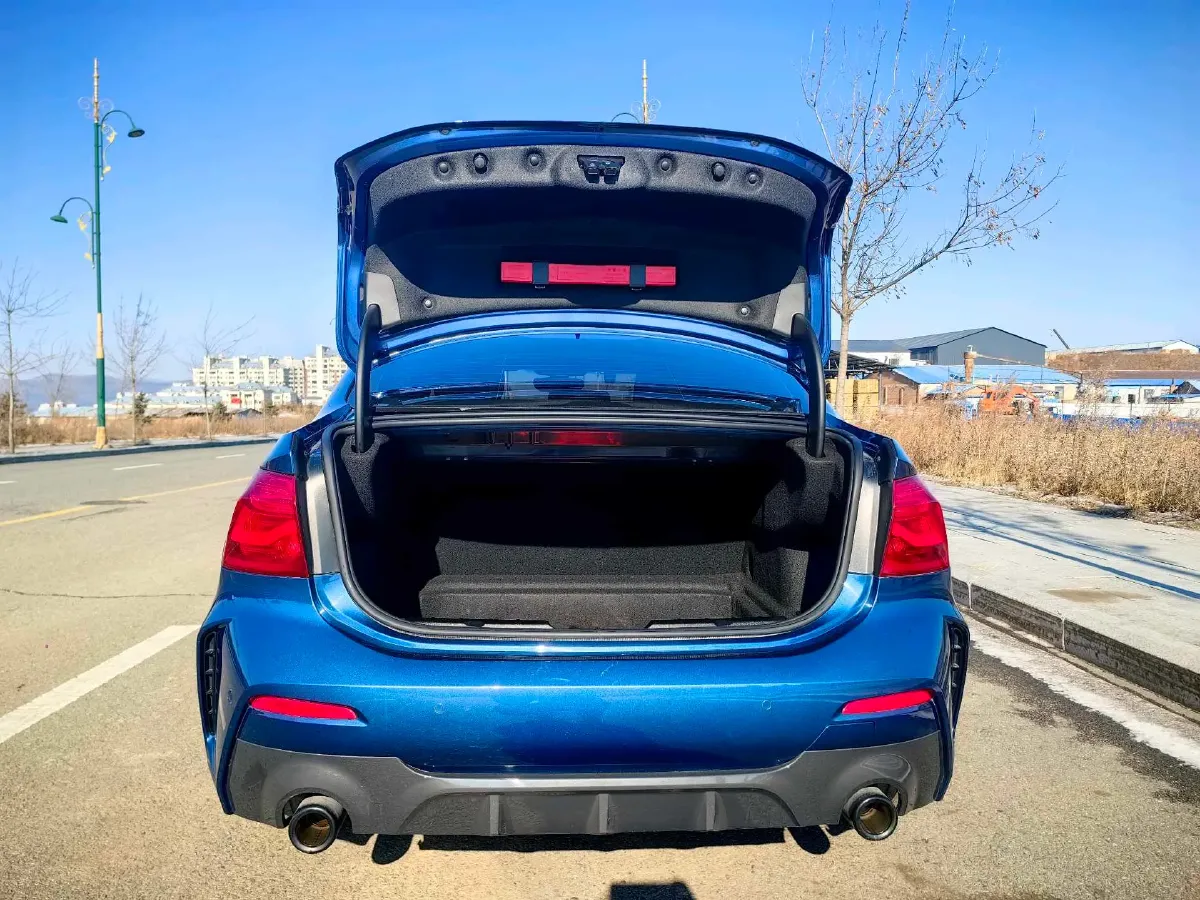 2022 BMW 1 Series 1.5T 140HP L3 7DCT,autocango,china used car exporter,china ev exporter,chinese used car exporter,chinese used ev exporter