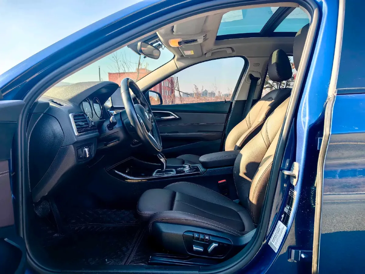 2022 BMW 1 Series 1.5T 140HP L3 7DCT,autocango,china used car exporter,china ev exporter,chinese used car exporter,chinese used ev exporter