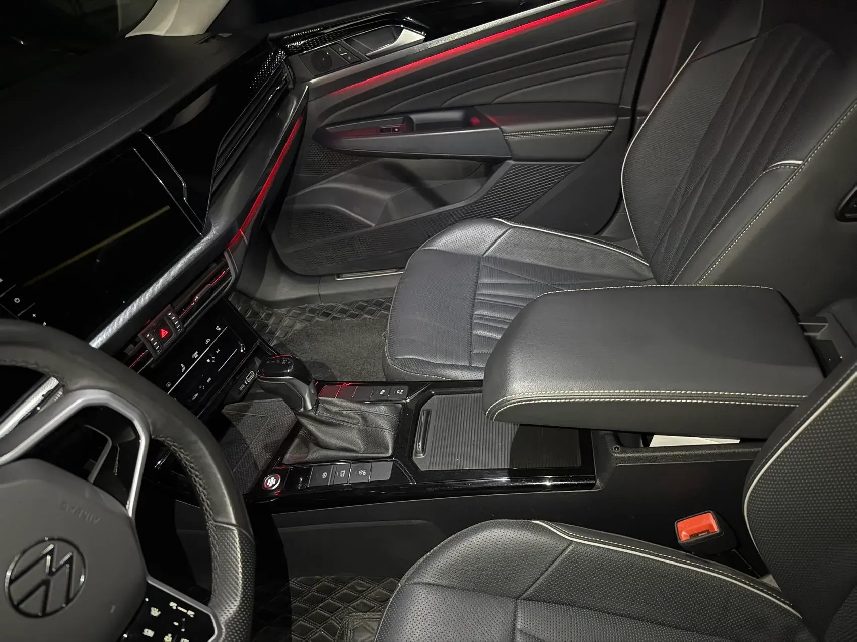 2023 VOLKSWAGEN PASSAT thumbnail 3