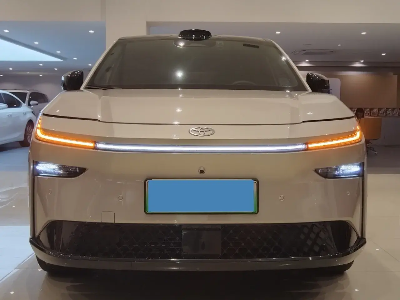 2025 TOYOTA BZ3X thumbnail 2