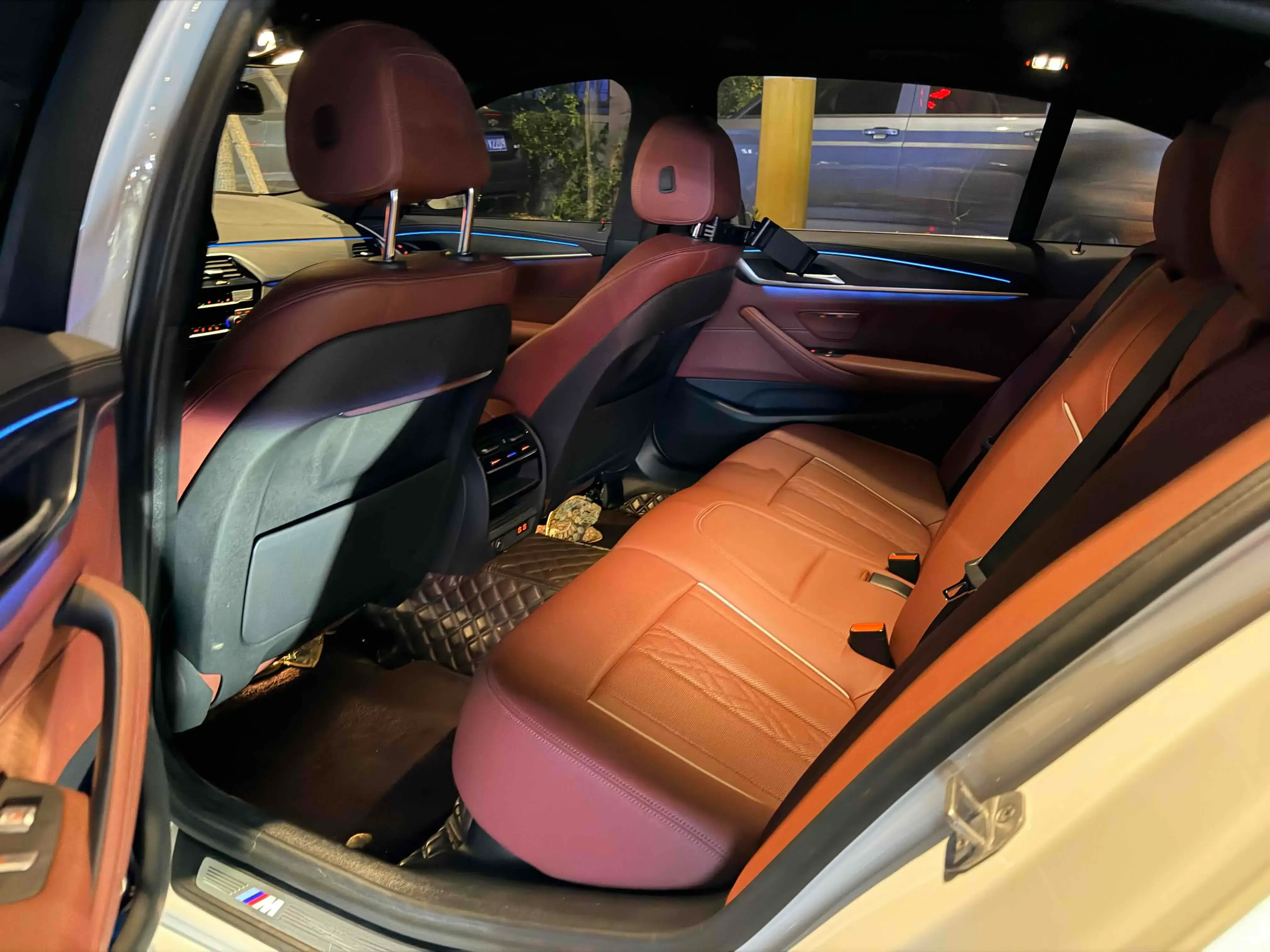 2021 BMW 5 thumbnail 3