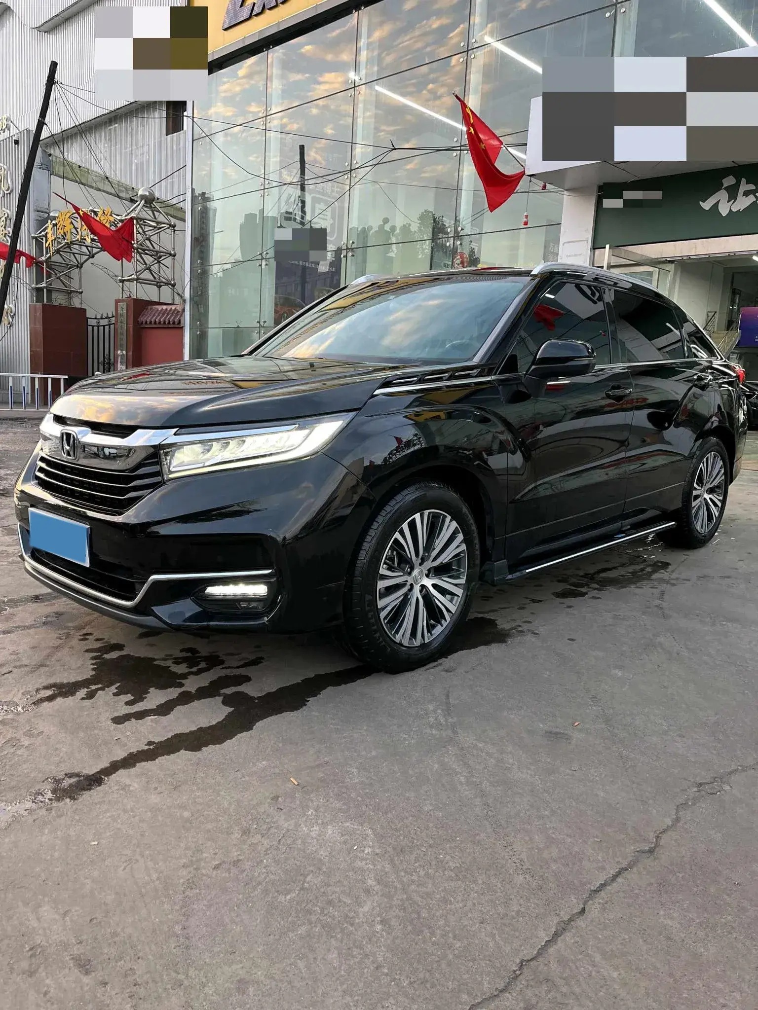 2022 HONDA AVANCIER view 1