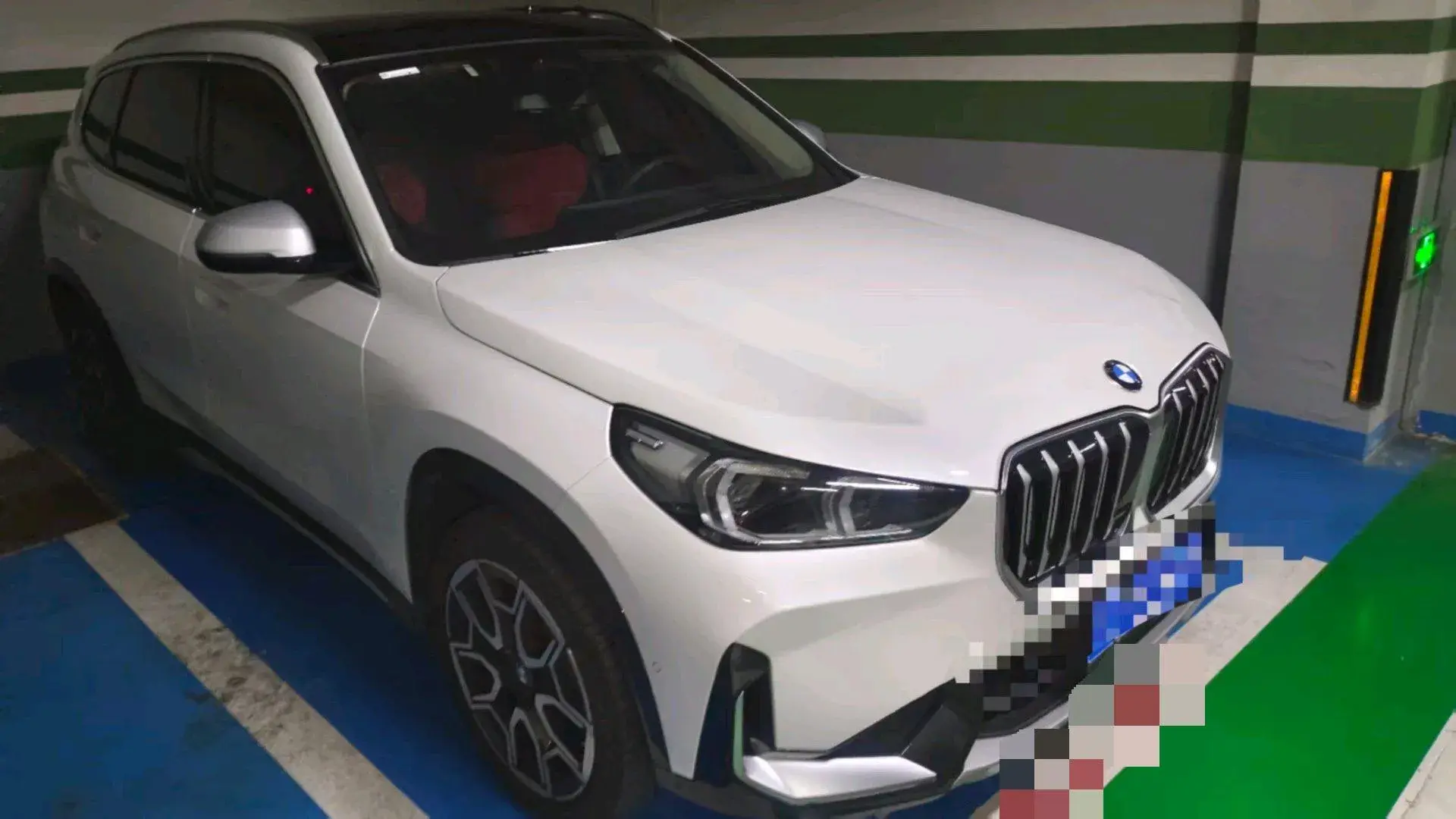 2023 BMW X1 thumbnail 3