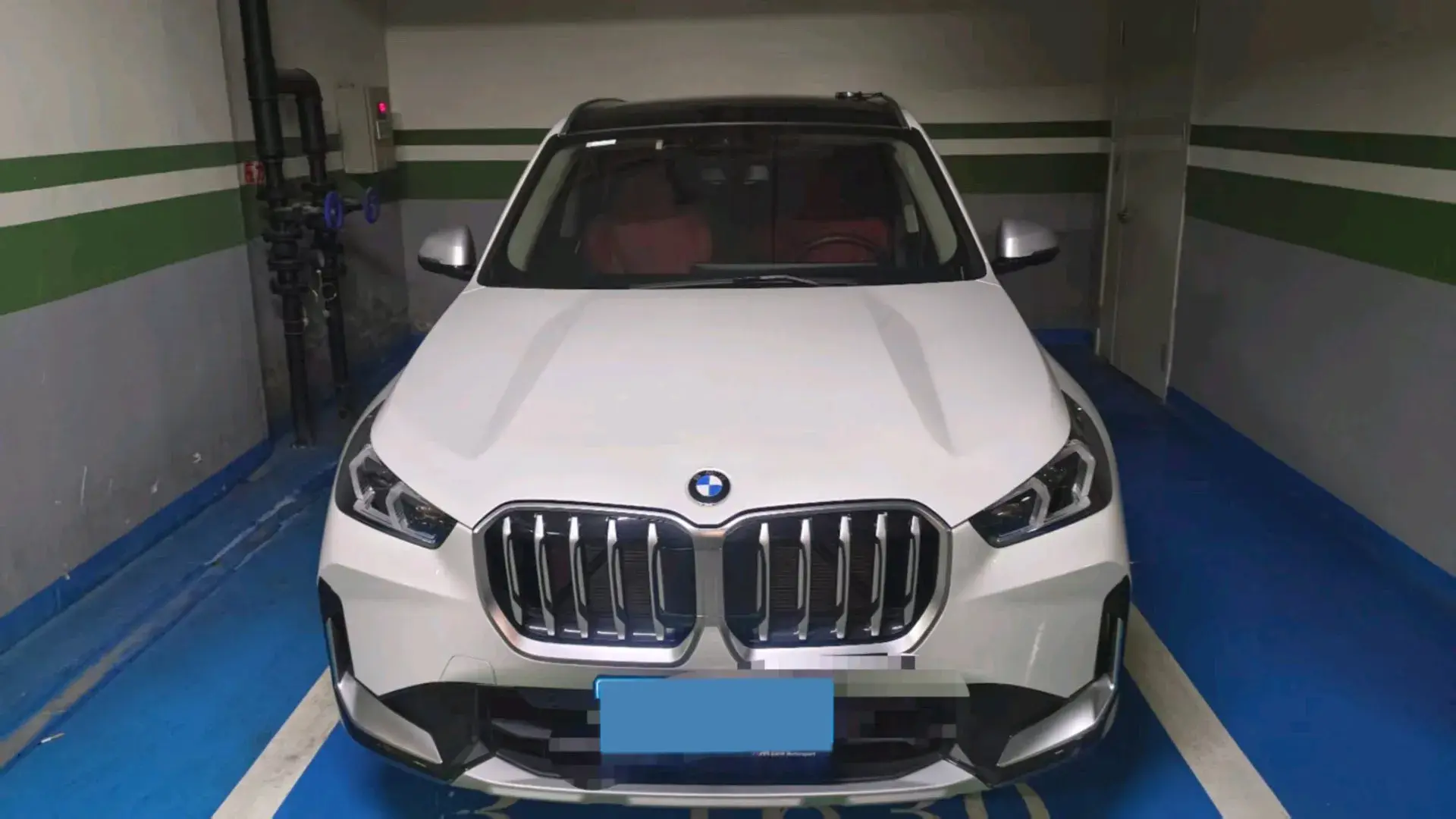 2023 BMW X1 thumbnail 2
