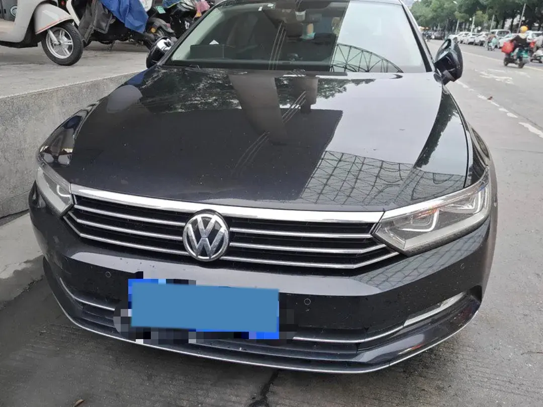 2018 VOLKSWAGEN MAGOTAN thumbnail 2