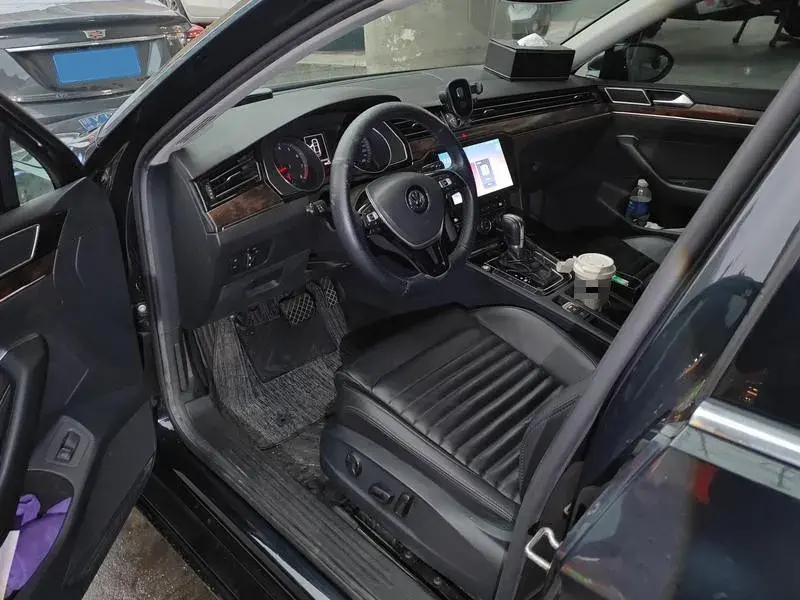 2018 VOLKSWAGEN MAGOTAN thumbnail 4